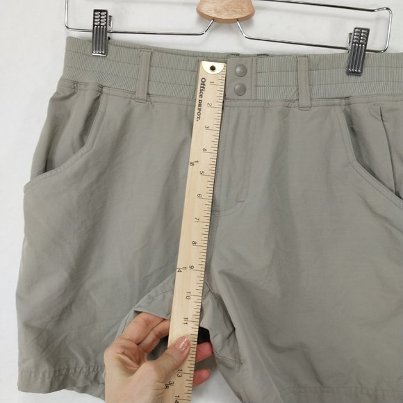 Simms Fishing Shorts Women Medium 6 Beige Gray Elastic Waist Performance Stretch - Picture 7 of 8